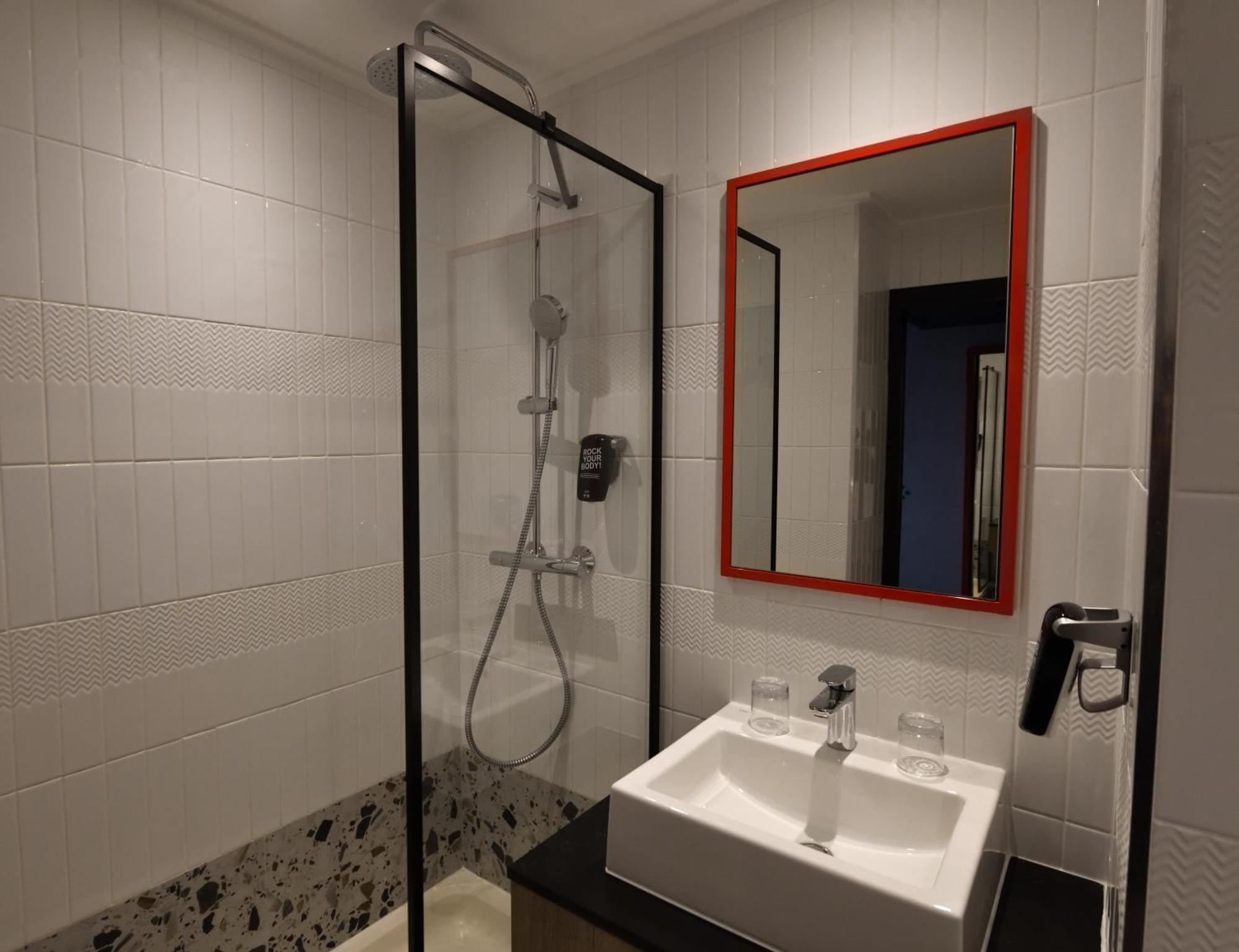Hotel Ibis Styles Abidjan Plateau Exterior foto