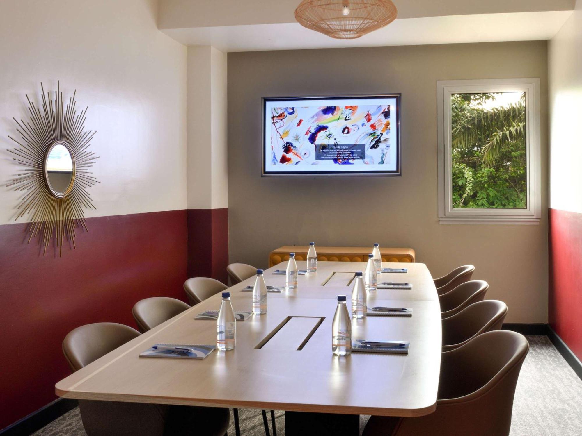 Hotel Ibis Styles Abidjan Plateau Exterior foto