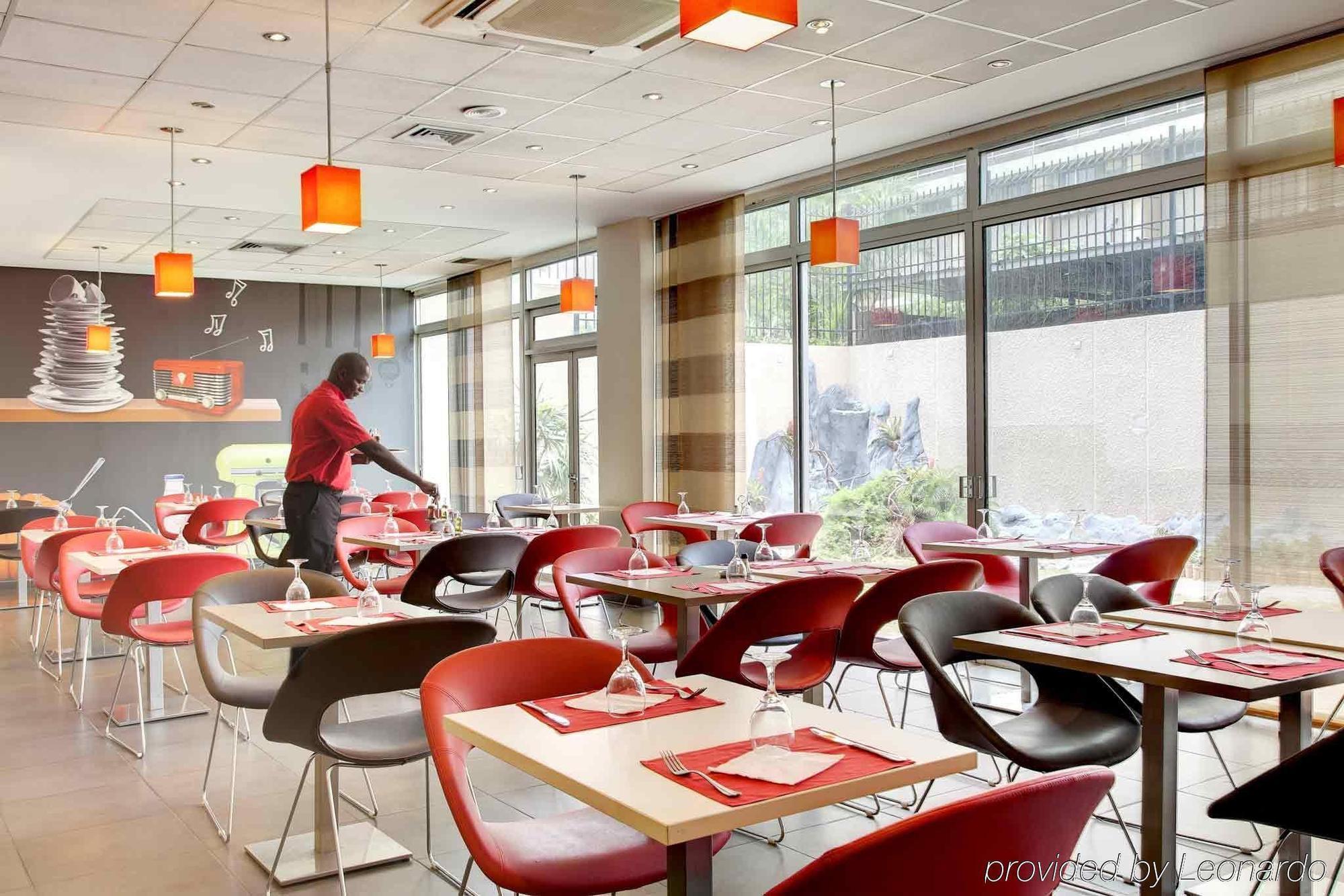 Hotel Ibis Styles Abidjan Plateau Restaurant foto