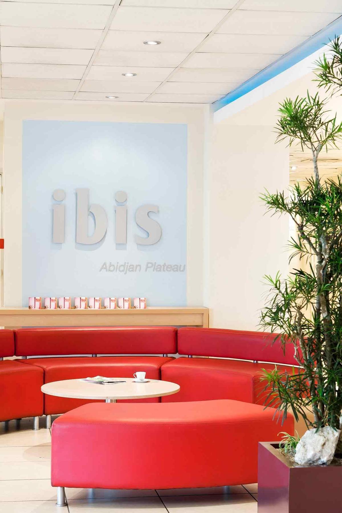 Hotel Ibis Styles Abidjan Plateau Exterior foto