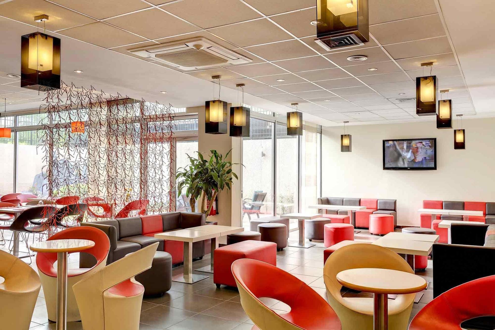 Hotel Ibis Styles Abidjan Plateau Exterior foto