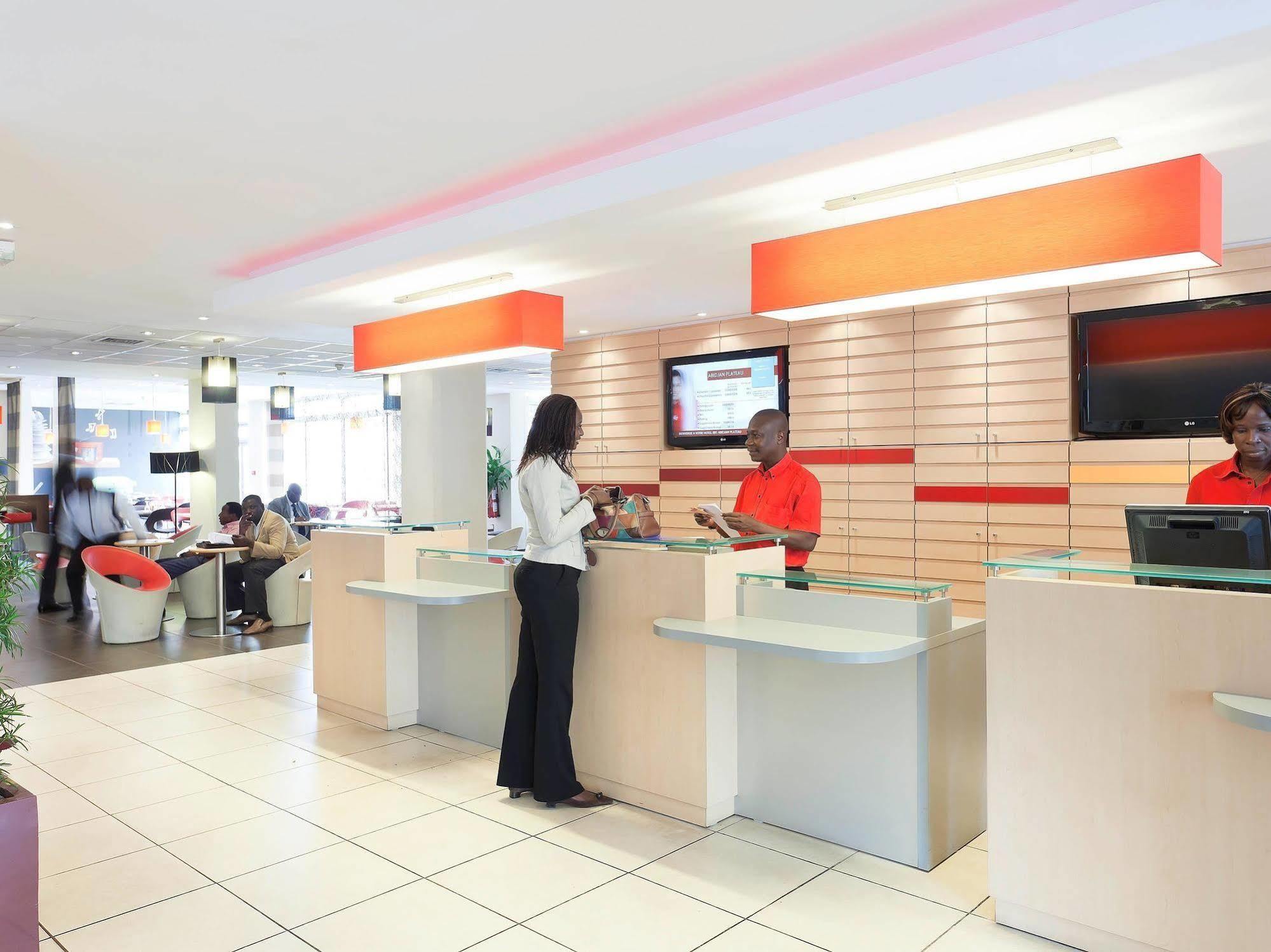 Hotel Ibis Styles Abidjan Plateau Exterior foto